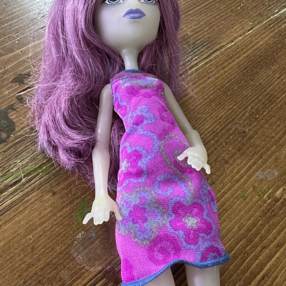 Monster High Ari Hauntington popstar doll - Picture 3 of 5